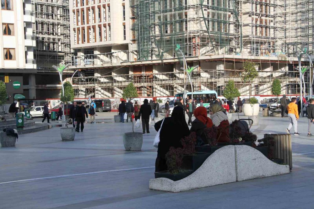 BOŞANMALARIN ARTTIĞI RİZE'DE VATANDAŞLAR BUNUN SEBEBİNİN EŞLER ARASINDAKİ TAHAMMÜLSÜZLÜKTEN KAYNAKLANDIĞINI DÜŞÜNÜYOR