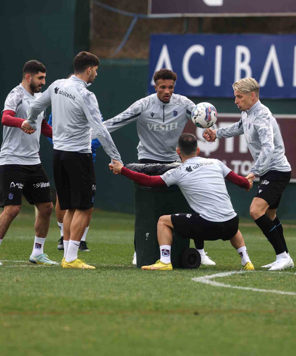 TRABZONSPOR, SPOR TOTO SÜPER LİG'İN 24. HAFTASINDA EVİNDE OYNAYACAĞI ÜMRANİYESPOR MAÇINININ HAZIRLIKLARINI YAPTIĞI ANTRENMANLA SÜRDÜRDÜ
