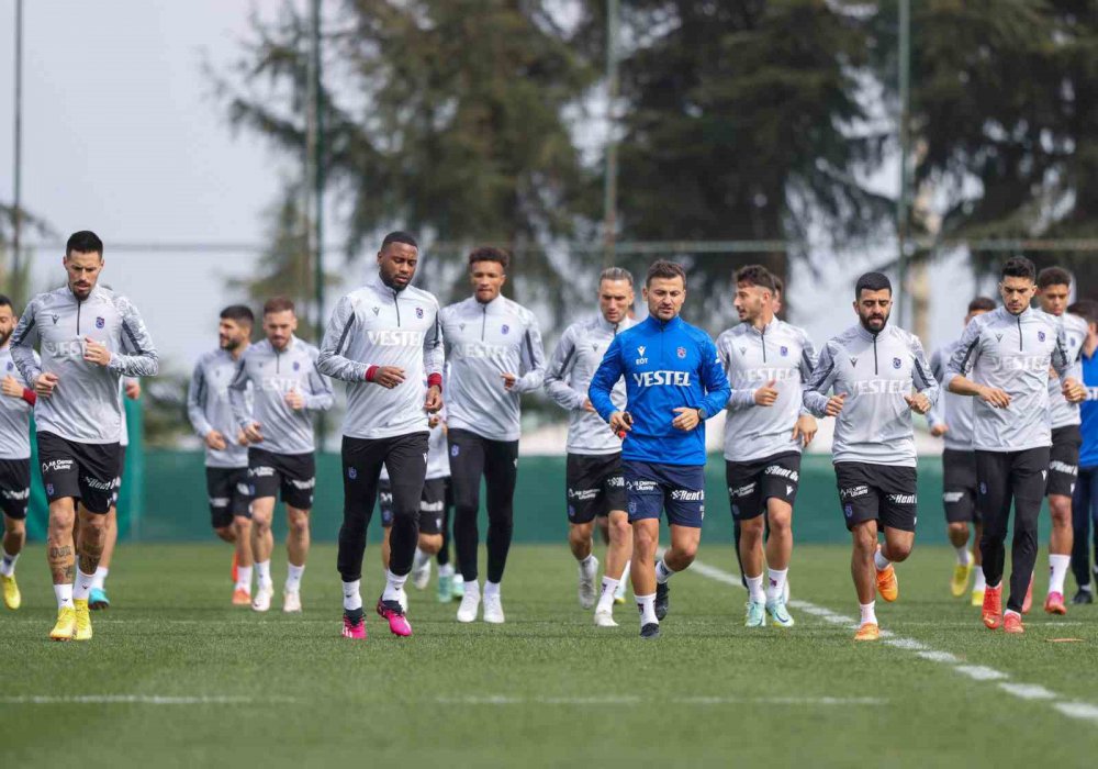 TRABZONSPOR, SPOR TOTO SÜPER LİG'İN 24. HAFTASINDA EVİNDE OYNAYACAĞI ÜMRANİYESPOR MAÇINININ HAZIRLIKLARINI YAPTIĞI ANTRENMANLA SÜRDÜRDÜ
