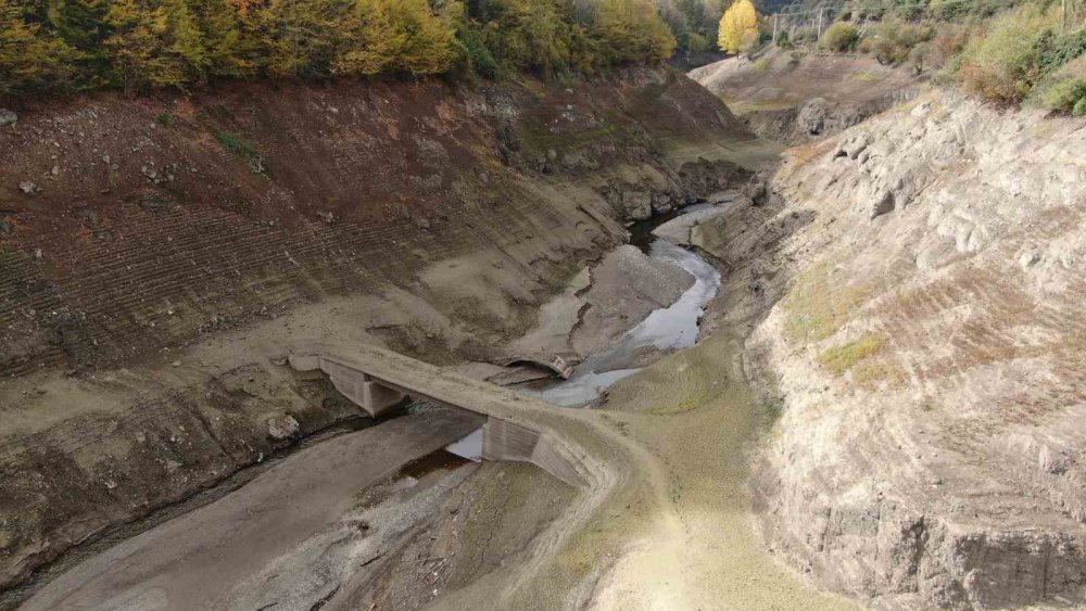 OLAĞANÜSTÜ KURAKLIK RİSKİ OLDUĞU BELİRLENEN 15 İLDEN BİRİ OLAN KOCAELİ'DE YÜKSEK KESİMLERDEKİ KARLARIN ERİMESİYLE YUVACIK BARAJI'NIN DOLULUK ORANI YÜZDE 42'YE ÇIKTI