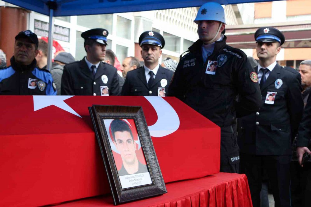 HATAY'DA DEVRİLEN DUVAR VE AĞACIN ALTINDA KALARAK KALDIRILDIĞI HASTANEDE ŞEHİT DÜŞEN POLİS MEMURU MUHAMMET TARAKÇI , RİZE'DE SON YOLCULUĞUNA UĞURLANDI
