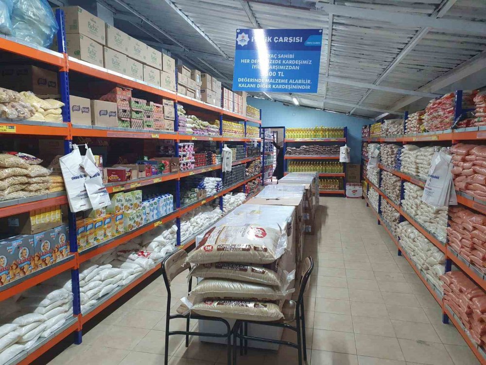 ORDU’DA DEPREMZEDELER İÇİN İYİLİK ÇARŞISI AÇILDI. KAHRAMANMARAŞ MERKEZLİ 6 ŞUBAT TARİHİNDE MEYDANA GELEN DEPREMLERİN ARDINDAN ORDU'YA GELEN DEPREMZEDELER İÇİN İYİLİK ÇARŞISI AÇILDI