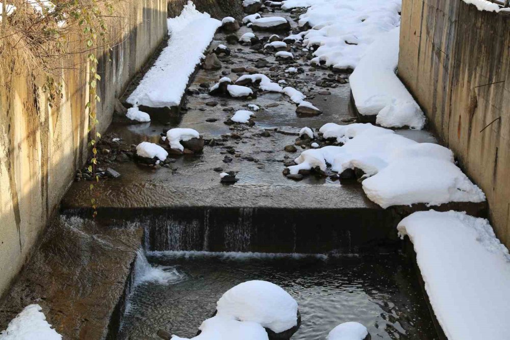 YAĞMURUN BAŞKENTİNDE KURAKLIK ALARMI. BELEDİYE BAŞKANI RAHMİ METİN "SON 10 YILDIR BİZ OCAK, ŞUBAT VE BİRDE YAZIN TEMMUZ VE AĞUSTOS AYLARINDA SU AZALMASI YAŞIYORUZ