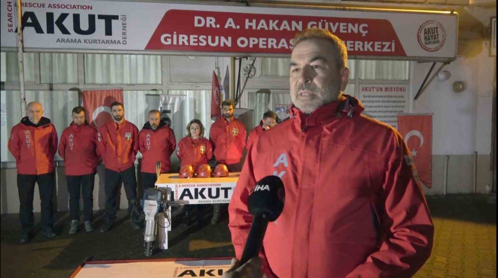 DEPREMDE 12 KİŞİYİ ENKAZDAN SAĞ ÇIKARAN GİRESUN AKUT EKİBİ YAŞADIKLARI O ANLARI ANLATTI