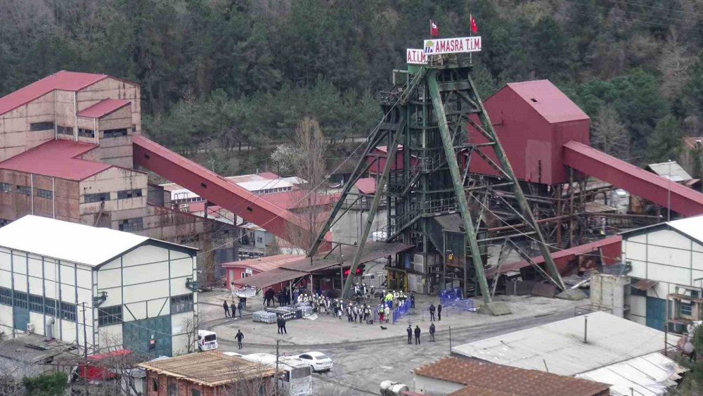 TTK AMASRA MÜESSESE MÜDÜRLÜĞÜNE AİT MADEN OCAĞINDA GRİZU KAYNAKLI PATLAMA SONUCU 42 MADENCİNİN HAYATINI KAYBETTİĞİ KAZA SONRASI OCAK İÇİNDE OLUŞAN YANGININ SÖNDÜRÜLMESİ İÇİN İNŞA EDİLEN BARAJLARIN KALDIRILMASINA BAŞLANDI