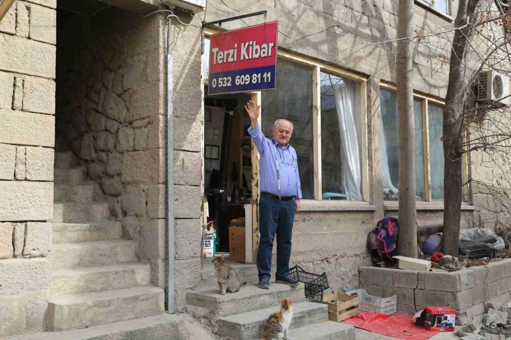 ARTVİN'İN YUSUFELİ İLÇESİNDE BARAJ SULARI ESNAFIN KAPISINA DAYANDI. HAK SAHİBİ OLMAYAN BAZI ESNAFLAR BARAJ SULARIN İLÇE MERKEZİNE ULAŞMASINA RAĞMEN, SON GÜNE KADAR BEKLEMEYİ PLANLIYOR