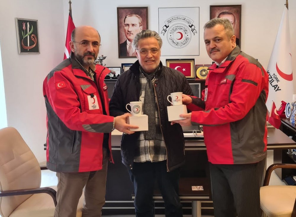 SAMSUN'UN İLKADIM İLÇESİNDE YAŞAYAN BİR ÇİFT, UMRE İÇİN BİRİKTİRDİKLERİ PARALARINI, DEPREMZEDE VE İHTİYAÇ SAHİBİ VATANDAŞLARIN İHTİYAÇLARINDA KULLANMAK ÜZERE TÜRK KIZILAY SAMSUN İL BAŞKANLIĞI'NA BAĞIŞLADI