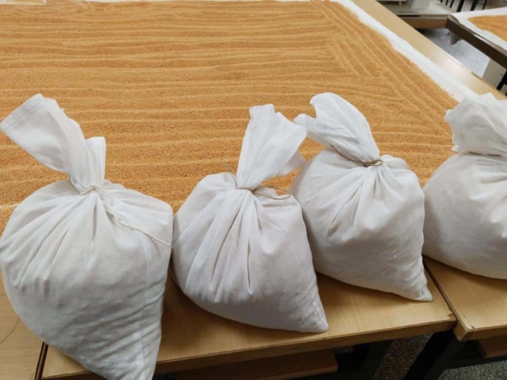 SİNOP GERZE HALK EĞİTİM MERKEZİ MÜDÜRLÜĞÜ ÖĞRETMENLERİ VE KURSİYERLERİ, DEPREMZEDELERE GÖNDERMEK İÇİN 250'ŞER KİLOGRAM EV YAPIMI TARHANA VE ERİŞTE HAZIRLADI