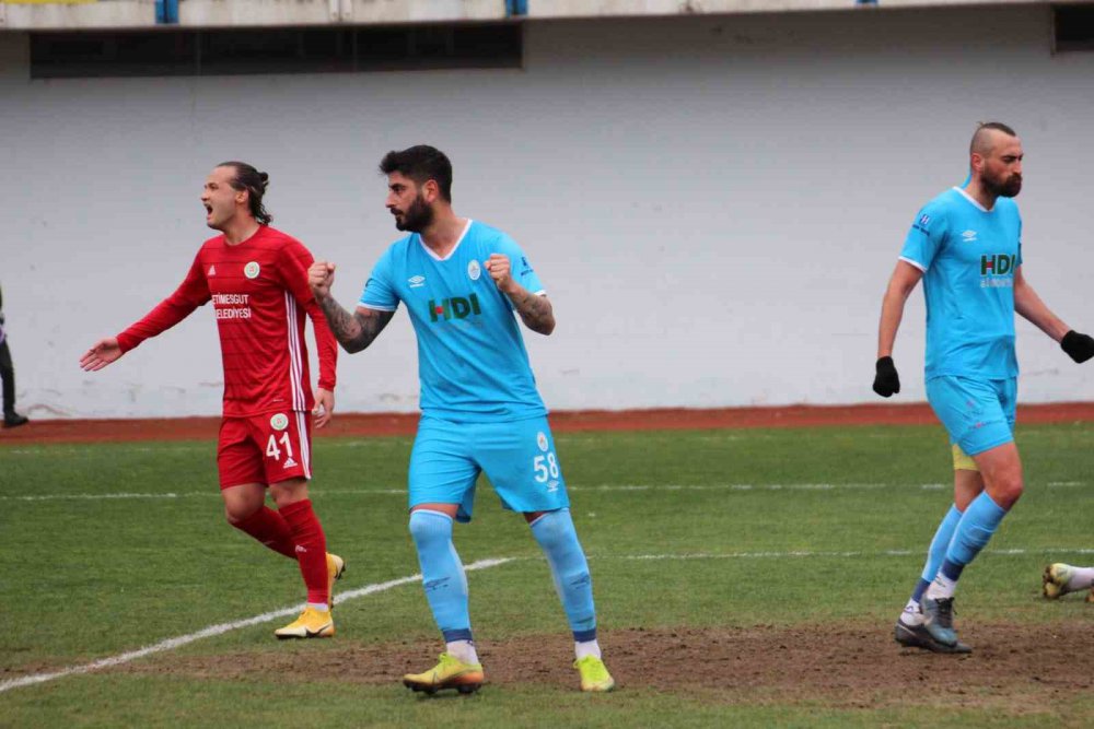 TFF 2. LİG KIRMIZI GRUP 24. HAFTA ERTELEME MAÇINDA PAZARSPOR, EVİNDE KARŞILAŞTIĞI ETİMESGUT BELEDİYESPOR İLE 1-1 BERABERE KALDI