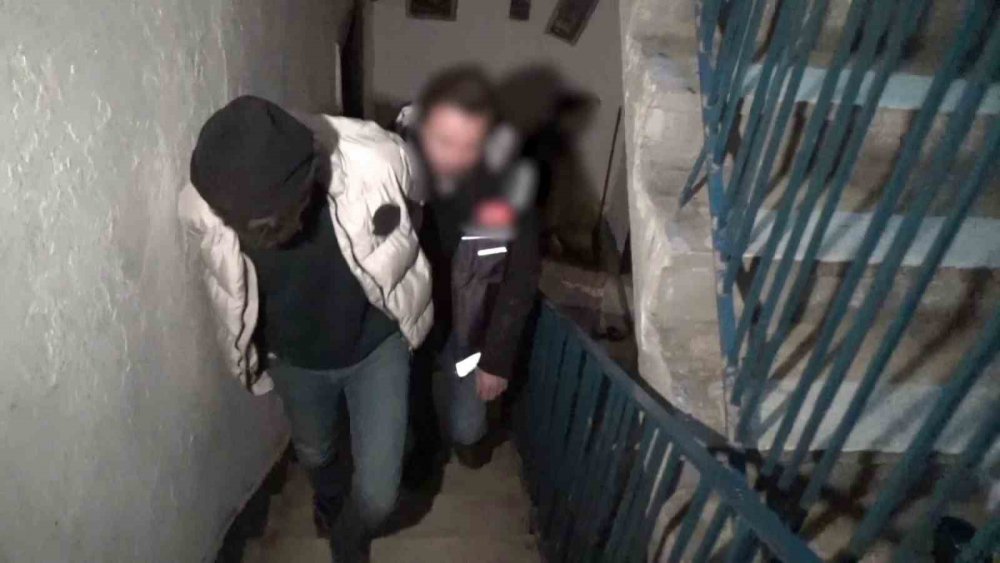 ERZURUM EMNİYET MÜDÜRLÜĞÜ AHLAK BÜRO AMİRLİĞİ EKİPLERİ TARAFINDAN FUHUŞÇULARA YÖNELİK "ARKA SOKAKLAR" OPERASYONU DÜZENLENDİ. OPERASYONDA GÖZALTINA ALINAN 15 ŞAHISTAN 4'Ü TUTUKLANARAK CEZAEVİNE GÖNDERİLDİ