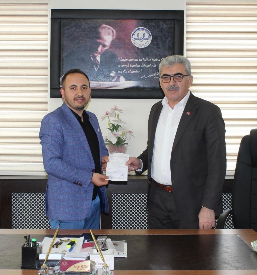 KASTAMONU'NUN TAŞKÖPRÜ İLÇESİNDE YAŞAYAN EDEN ÇİFT, UMREYE GİTMEK İÇİN BİRİKTİRDİKLERİ PARAYI DEPREMZEDELER İÇİN BAĞIŞLADI