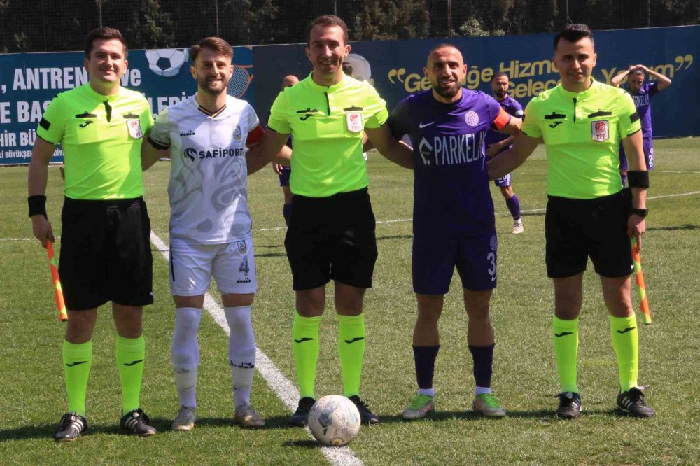 TFF 3. LİG 1. GRUP'TA MÜCADELE EDEN BELEDİYE DERİNCESPOR 25. HAFTA KARŞILAŞMASINDA KONUK ETTİĞİ 52 ORDUSPOR İLE 1-1 BERABERE KALDI