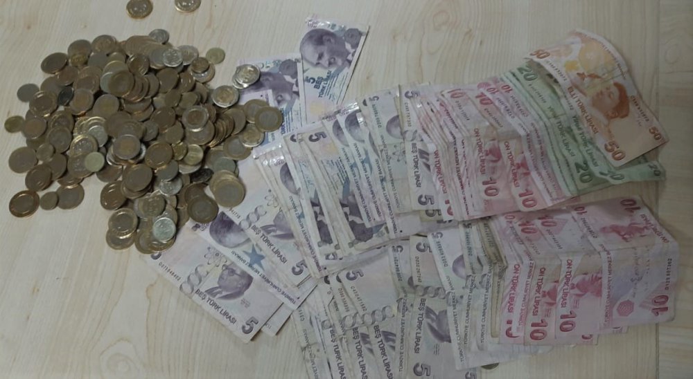 SAMSUN BÜYÜKŞEHİR BELEDİYESİ ZABITA DAİRESİ BAŞKANLIĞI EKİPLERİ, RAMAZAN AYINI FIRSAT BİLEREK VATANDAŞLARIN İNANÇ VE MERHAMET DUYGULARINI SÖMÜREN DİLENCİLERE GÖZ AÇTIRMIYOR