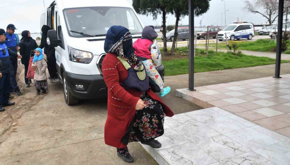 SAMSUN BÜYÜKŞEHİR BELEDİYESİ ZABITA DAİRESİ BAŞKANLIĞI EKİPLERİ, RAMAZAN AYINI FIRSAT BİLEREK VATANDAŞLARIN İNANÇ VE MERHAMET DUYGULARINI SÖMÜREN DİLENCİLERE GÖZ AÇTIRMIYOR