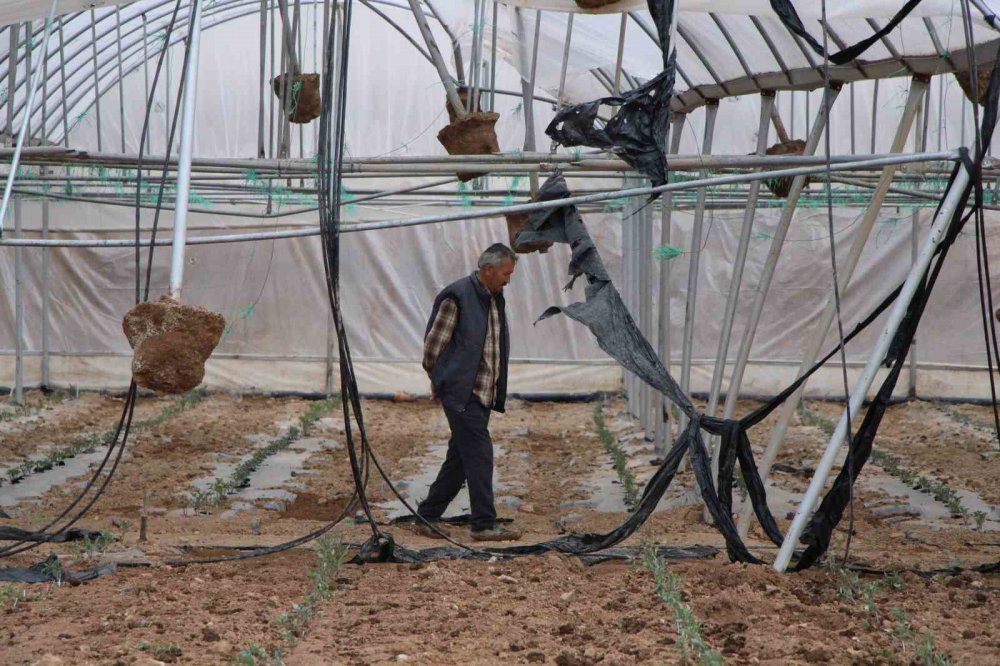 AMASYA’DA FIRTINA SERALARI VE PAZARI VURDU