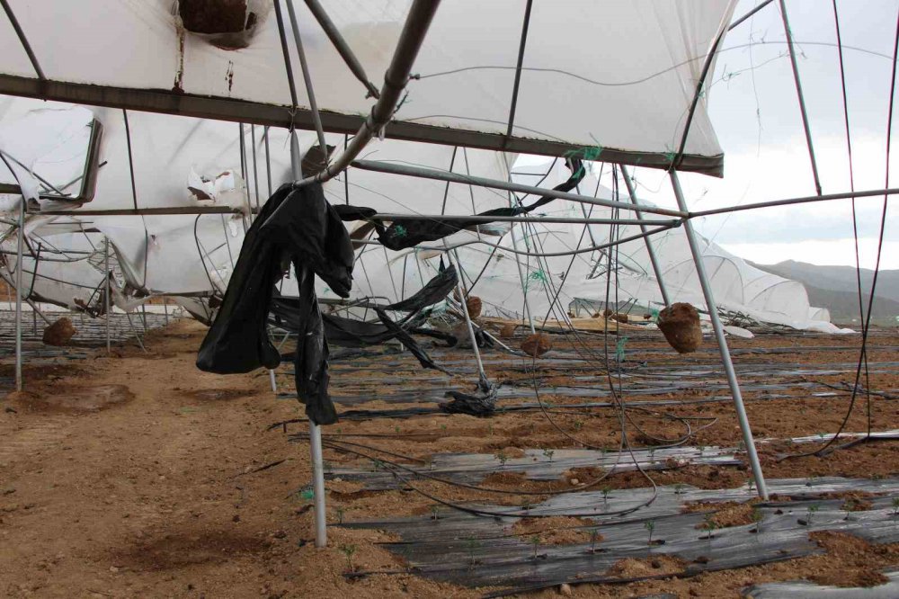 AMASYA’DA FIRTINA SERALARI VE PAZARI VURDU
