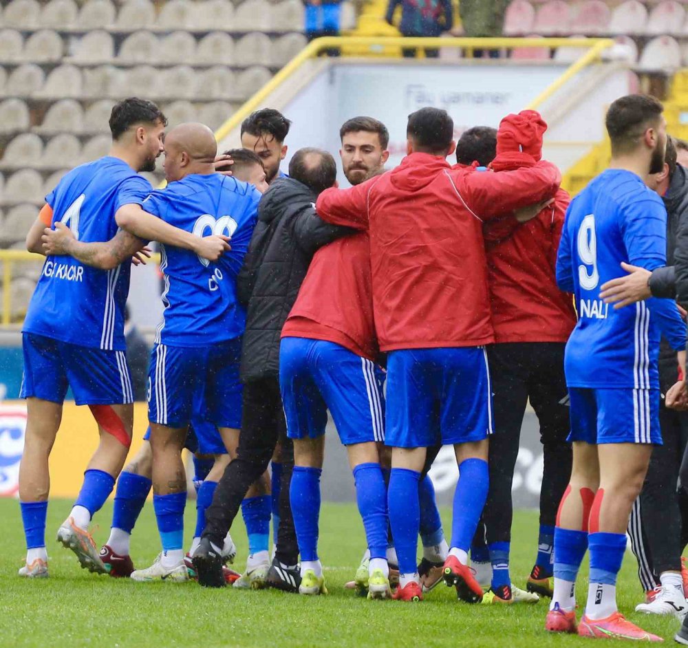 SPOR TOTO 1. LİG'İN 29. HAFTASINDA BOLUSPOR , KONUK ETTİĞİ LİG LİDERİ SAMSUNSPOR'A 5 - 1 'LİK SKORLA MAĞLUP OLDU