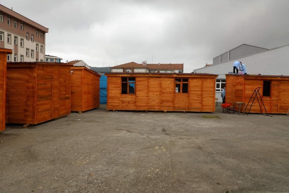 BARTIN DA YAPIMI TAMAMLANAN AHŞAP KONTEYNER SINIFLAR "EĞİTİM KAMPÜSÜ PROJESİYLE " MALATYA'YA GÖNDERİLİYOR