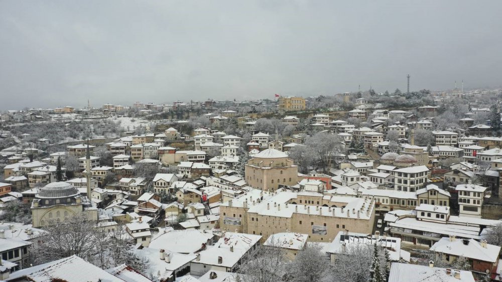 OSMANLI KENTİ SAFRANBOLU KAR MANZARALARIYLA KENDİNE HAYRAN BIRAKIYOR