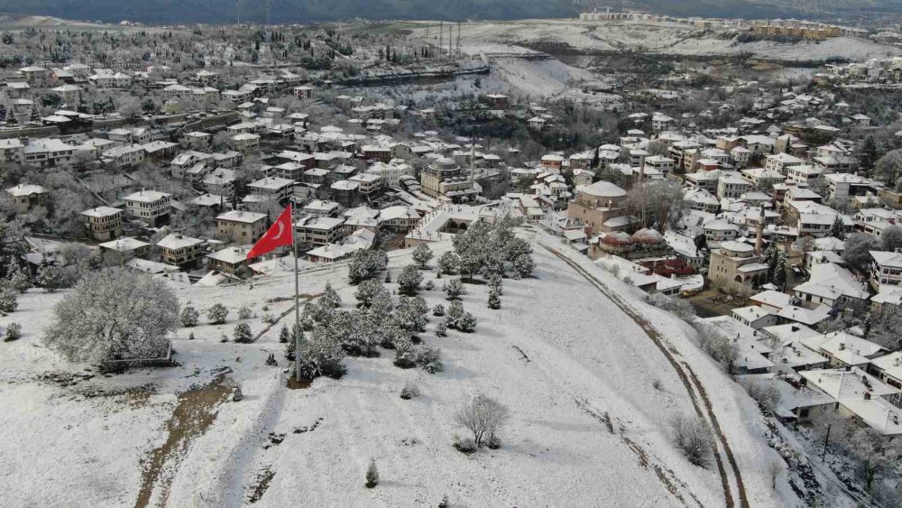 OSMANLI KENTİ SAFRANBOLU KAR MANZARALARIYLA KENDİNE HAYRAN BIRAKIYOR