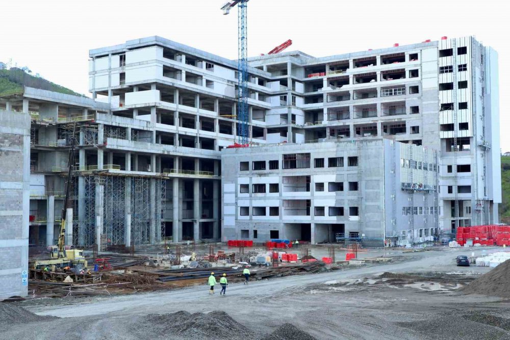 ORDU ŞEHİR HASTANESİ YÜKSELİYOR