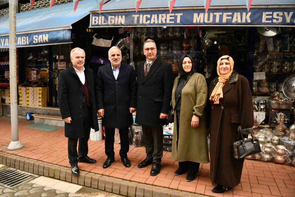 TRABZON BÜYÜKŞEHİR BELEDİYE BAŞKANI MURAT ZORLUOĞLU, SÜRMENE İLÇESİNE GİDEREK YAPIMI DEVAM EDEN TRABZON SÜRMENE ORTA MAHALLE KUZEY SAHİLİ PLAJ DÜZENLEME ALANINI YERİNDE İNCELEDİ