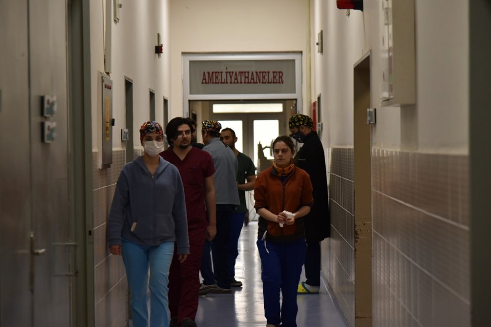 ONDOKUZ MAYIS ÜNİVERSİTESİ VETERİNER FAKÜLTESİ HAYVAN HASTANESİ, 2022 YILINDA 1197'Sİ OPERASYON OLMAK ÜZERE TOPLAMDA 24 BİN 721 HASTA HAYVANIN TEDAVİSİNİ BAŞARIYLA GERÇEKLEŞTİRDİ