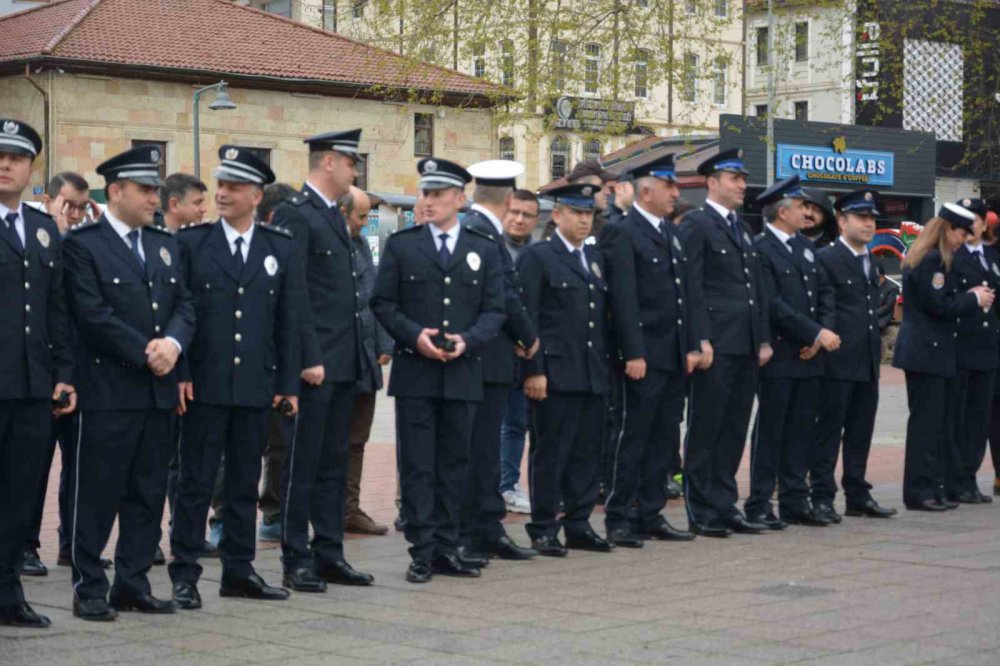 ORDU'NUN ÜNYE İLÇESİNDE TÜRK POLİS TEŞKİLATI'NIN 178. KURULUŞ YIL DÖNÜMÜ DOLAYISIYLA CUMHURİYET MEYDANI'NDA PROGRAM DÜZENLENDİ