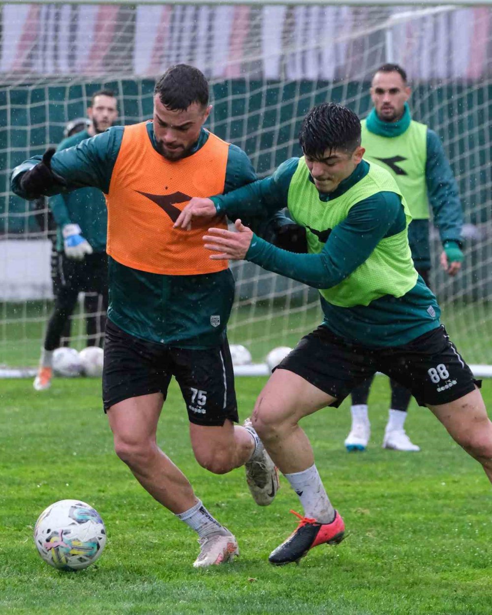 SPOR TOTO SÜPER LİG EKİBİ GİRESUNSPOR'DA, KULÜP İKİNCİ BAŞKANI GÖKALP KASAPOĞLU, PAZAR GÜNÜ ÇOTANAK SPOR KOMPLEKSİ'NDE AĞIRLAYACAKLARI SİVASSPOR'U GİRESUN'DAN ELİ BOŞ GÖNDERMEK İSTEDİKLERİNİ SÖYLEDİ