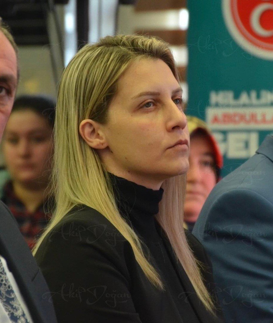 EVİNDE ÖLÜ BULUNAN MHP TAŞKÖPRÜ ESKİ KADIN KOLLARI BAŞKANININ ÖLÜM NEDENİ BELLİ OLDU. BEYİN KANAMASI SONUCU HAYATINI KAYBETTİĞİ ORTAYA ÇIKTI