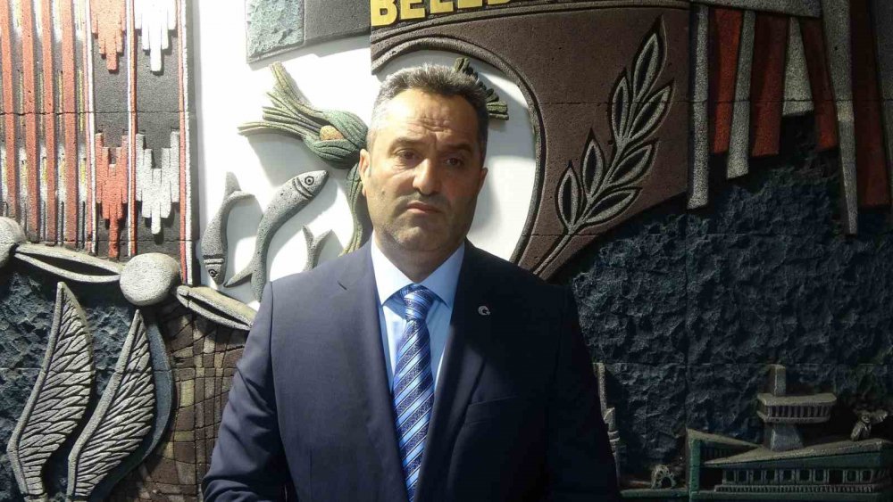 TRABZON'UN ÇARŞIBAŞI İLÇESİ YOROZ BURNU'NDA 137 YILDIR GEMİLERE YOL GÖSTEREN TARİHİ YOROZ (IŞIKLI) FENERİ YAPILACAK PROJEYLE TURİZM TESİSİ OLARAK HİZMET VERMESİ PLANLANIYORDU ANCAK PROJE BÜROKRASİYE TAKILDI