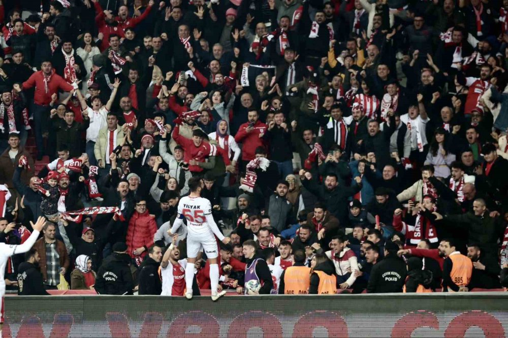 SAMSUNSPOR KAPTANI YUSUF ABDİOĞLU, SON 4 TAKIMIYLA DA SÜPER LİG’E ÇIKMAYI BAŞARDI