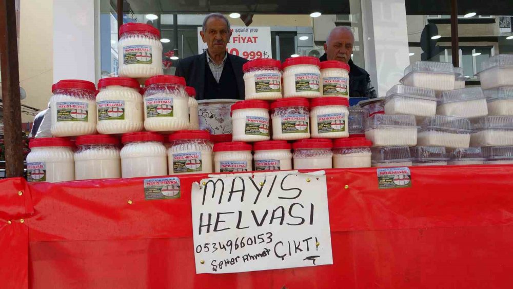 GİRESUN'UN BULANCAK İLÇESİNDE YILDA SADECE İKİ AY ÜRETİMİ YAPILAN VE YÖRE HALKI TARAFINDAN BEĞENİLEREK TÜKETİLEN MAYIS HELVASI TEZGAHLARDAKİ YERİNİ ALDI