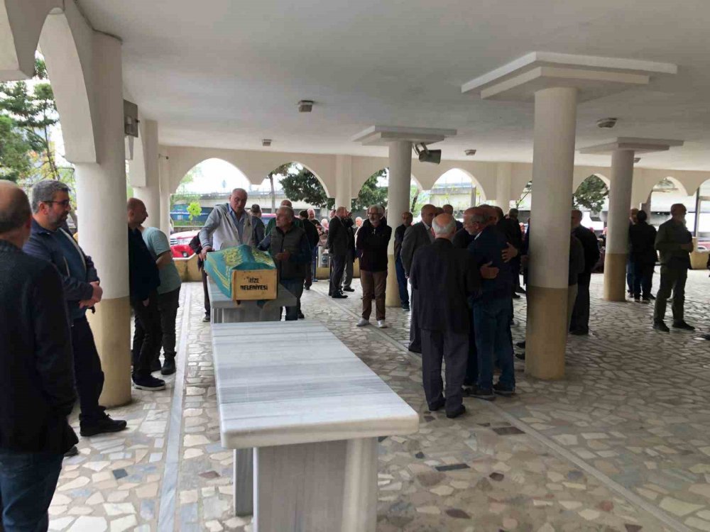 ANTALYA'DA YAŞAYAN RİZELİ YAKUP KADİR CİHAN , RAMAZAN BAYRAMI'NDA DİNLENMEK İÇİN MEMLEKETİ RİZE'YE GELDİ. KAYALIK ALANDA CANSIZ BEDENİ BULUNDU