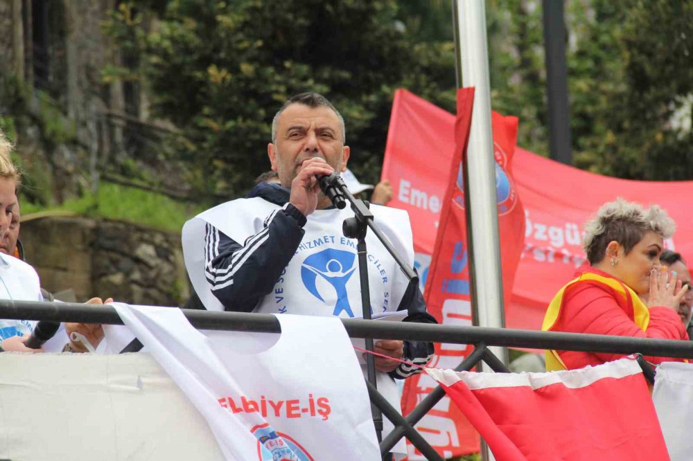 1 MAYIS EMEK VE DAYANIŞMA GÜNÜ GİRESUN'DA SENDİKA VE SİYASİ PARTİLERİN KATILIMIYLA KUTLANDI