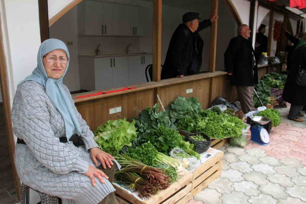 GİRESUN BELEDİYESİ TARAFINDAN YÖRESEL ÜRÜNLERİYLE TARIMSAL VE HAYVANSAL ÜRETİME DESTEK VEREN KADINLAR İÇİN KURULAN YÖRESEL ÜRÜNLER PAZARI PROJESİ'NİN ÜÇÜNCÜSÜ DE HİZMETE AÇILDI