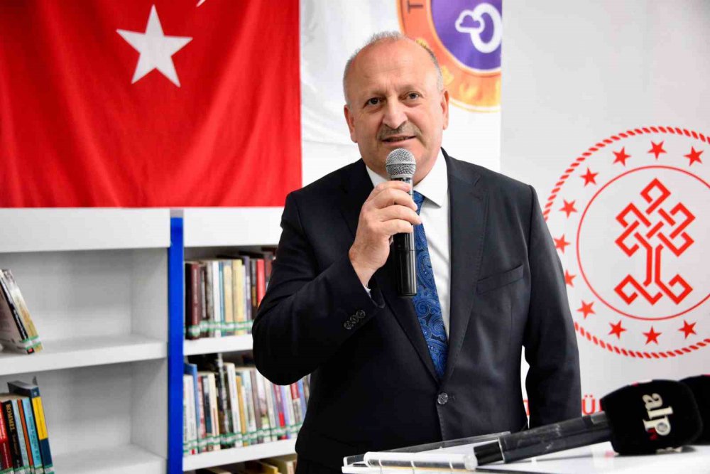 ORDU'NUN ÜNYE İLÇESİNDE FARKLI BİR KONSEPT İLE GENÇLERİN DE İLGİSİNİ ÇEKEN BİR ORTAMDA HAZIRLANAN AVM HALK KÜTÜPHANESİ KULLANIMA AÇILDI