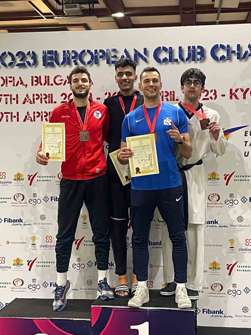 TRABZON BÜYÜKŞEHİR BELEDİYESPOR TAEKWONDO TAKIMI BULGARİSTAN'IN BAŞKENTİ SOFYA'DA DÜZENLENEN 2023 TAEKWONDO AVRUPA KULÜPLER ŞAMPİYONASINDA FİNALE ÇIKAN İLK TÜRK TAKIMI OLMAYI BAŞARDI