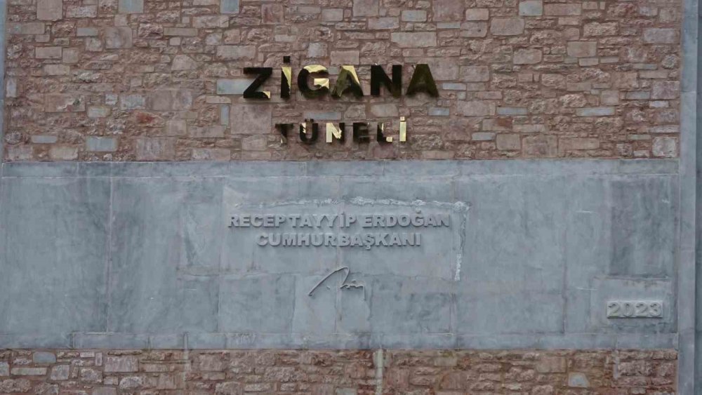 ADİL KARAİSMAİLOĞLU, ZİGANA TÜNELİ'Nİ SADECE TRABZON, GÜMÜŞHANE VE ERZURUM'U İLGİLENDİREN BİR PROJE OLARAK GÖRÜLMEMESİ GEREKTİĞİNİ , BU PROJE DÜNYAYI TÜRKİYE'YE BAĞLAYAN EN ÖNEMLİ AŞAMALARINDAN BİRİDİR" DEDİ