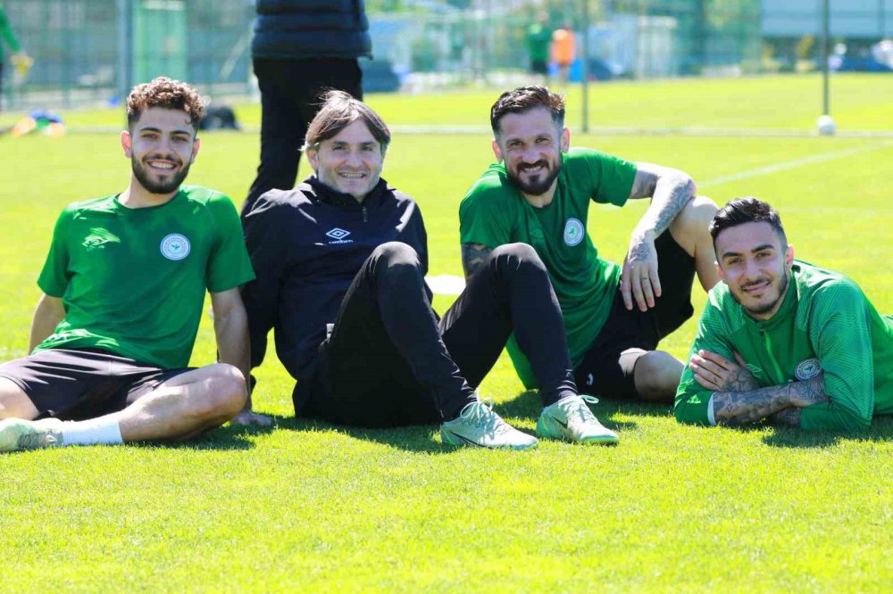 ÇAYKUR RİZESPOR'UN BAŞARILI FUTBOLCUSU OĞUZ CEYLAN, RİZE'NİN HAK ETTİĞİ YERİN SÜPER LİG OLDUĞUNU SÖYLEDİ