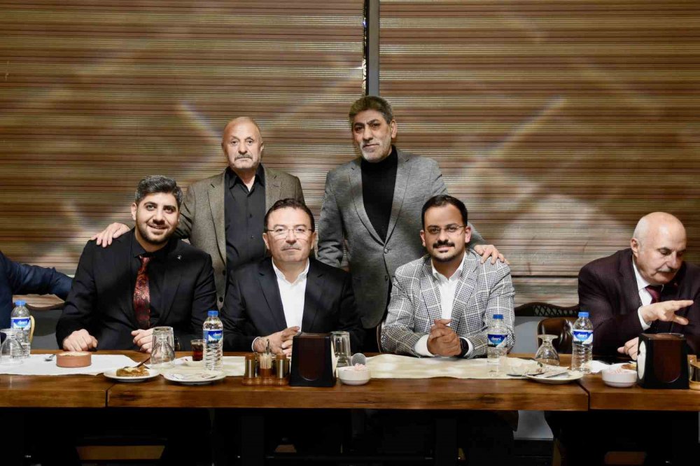 AK PARTİ ERZURUM İL GENÇLİK KOLLARI BAŞKANI VE 28.DÖNEM AK PARTİ ERZURUM MİLLETVEKİLİ ADAYI MUHAMMED GÖKBERK KOCAALİLER ŞİMDİDE GELECEK PARTİSİ İL GENÇLİK KOLLARI BAŞKANINI TEŞKİLATINA DAHİL ETTİ