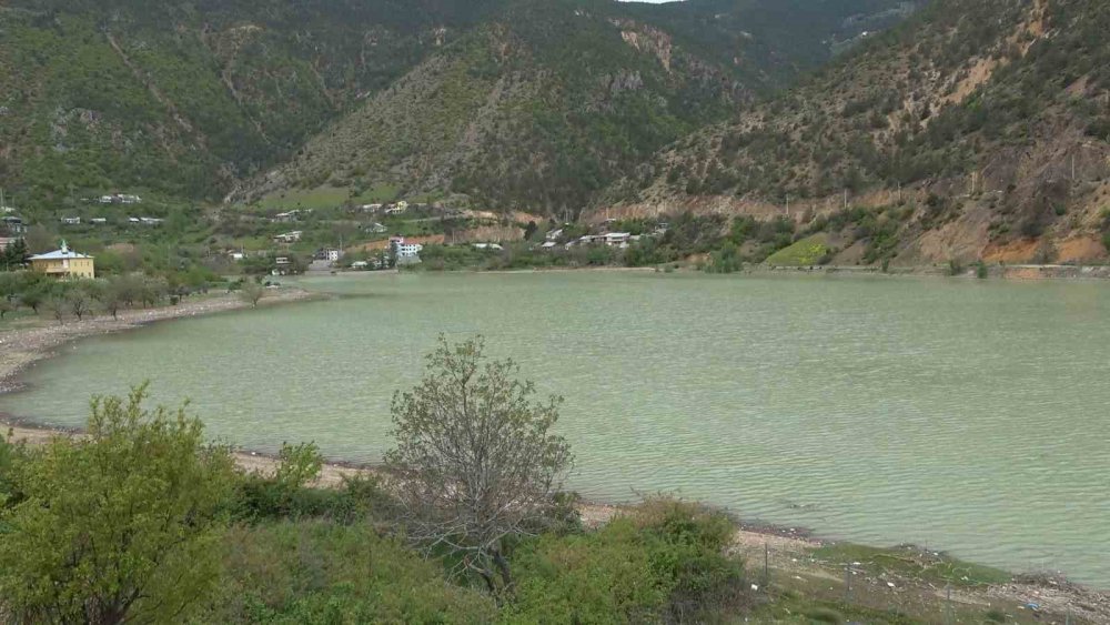 KIŞ MEVSİMİNDE ÇÖLE DÖNEN TORUL BARAJ GÖLÜ’NDE SU SEVİYESİ NORMALE DÖNDÜ