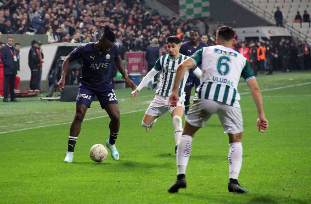 SPOR TOTO SÜPER LİG'İN 33. HAFTASINDA FENERBAHÇE DEPLASMANDA KARŞILAŞTIĞI GİRESUNSPOR İLE 1 - 1 BERABERE KALDI