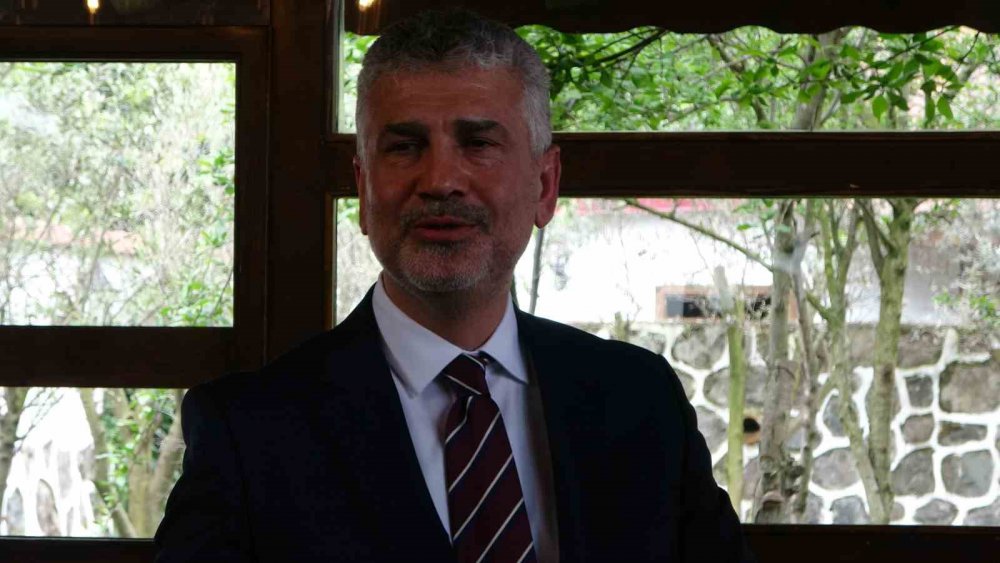 TÜRKİYE FUTBOL FEDERASYONU ESKİ BAŞKANI NİHAT ÖZDEMİR : "TRABZONSPOR ALNININ AKIYLA ŞAMPİYONLUĞU KAZANDI"