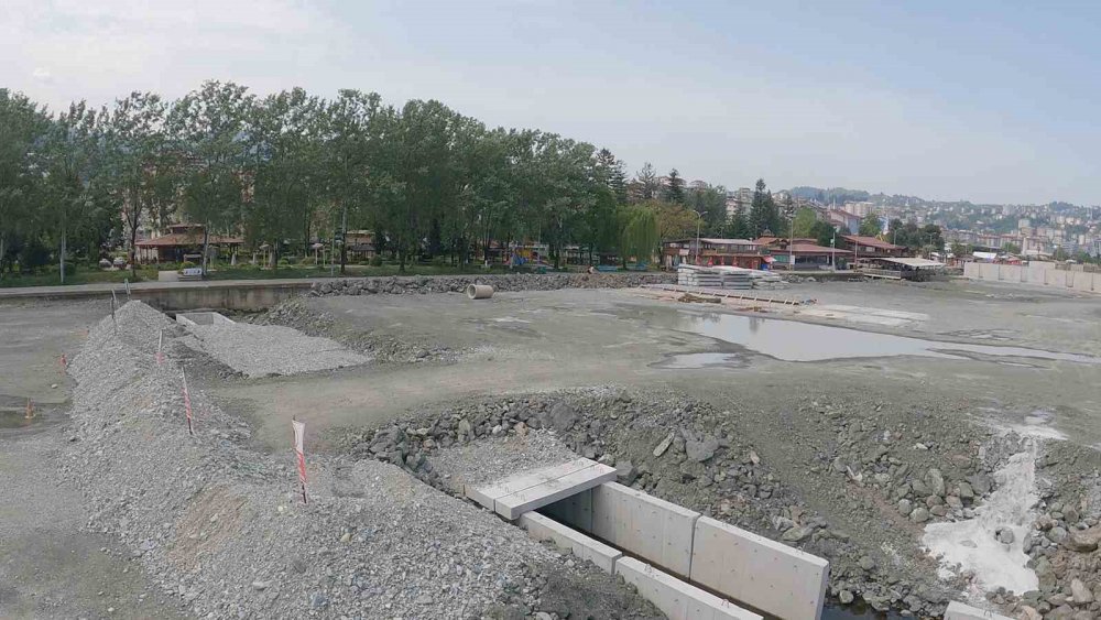 DENİZ DOLDURULARAK YAPILAN RİZE MİLLET BAHÇESİ'NİN İHALESİ YAPILIRKEN, ÜST YAPI ÇALIŞMALARINA BAŞLANACAĞI BİLDİRİLDİ