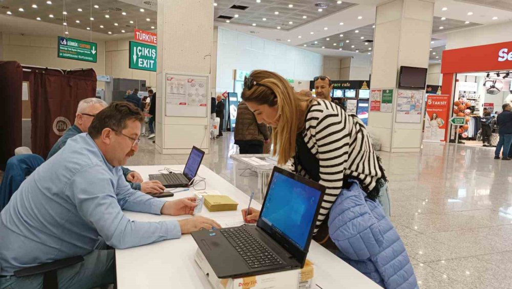 SARP SINIR KAPISINDA CUMHURBAŞKANLIĞI SEÇİMİ İÇİN İKİNCİ TUR OY KULLANMA İŞLEMLERİ BAŞLADI