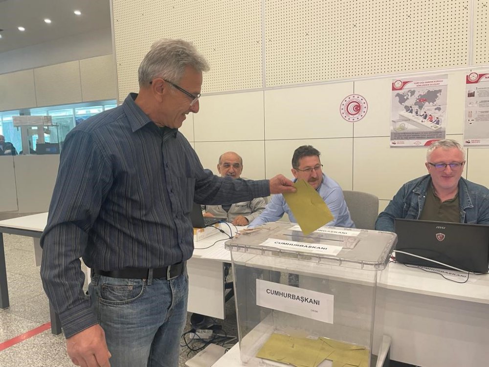 SARP SINIR KAPISINDA CUMHURBAŞKANLIĞI SEÇİMİ İÇİN İKİNCİ TUR OY KULLANMA İŞLEMLERİ BAŞLADI