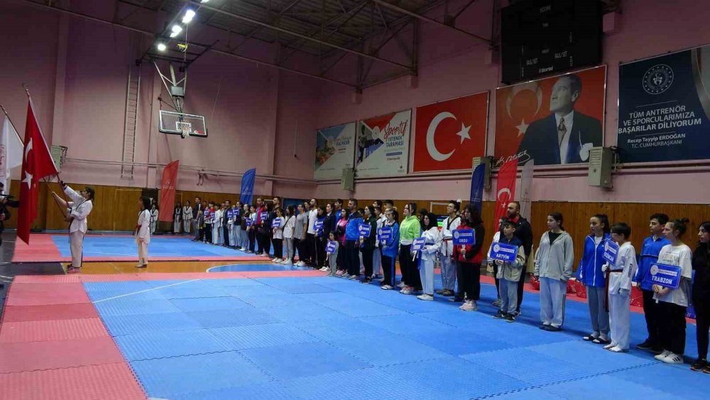TEKVANDO YILDIZLAR GRUP YARIŞMALARI ORDU’DA 17 İLDEN YAKLAŞIK 300 SPORCU İLE BAŞLADI