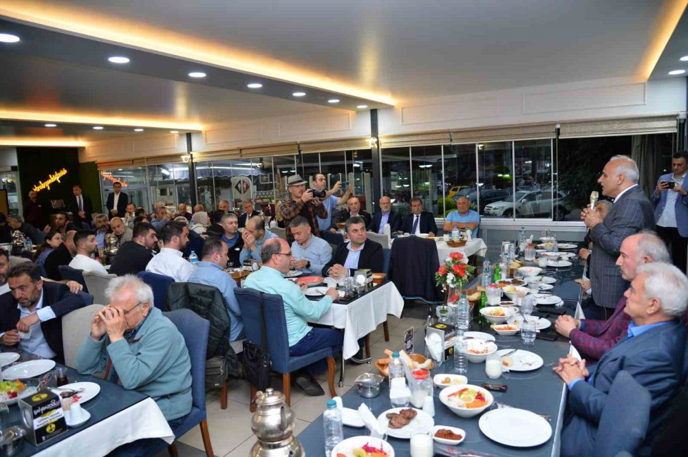 TRABZON BÜYÜKŞEHİR BELEDİYE BAŞKANI MURAT ZORLUOĞLU, ARTVİN, GİRESUN, BAYBURT VE GÜMÜŞHANE HEMŞEHRİ DERNEKLERİYLE BULUŞTU