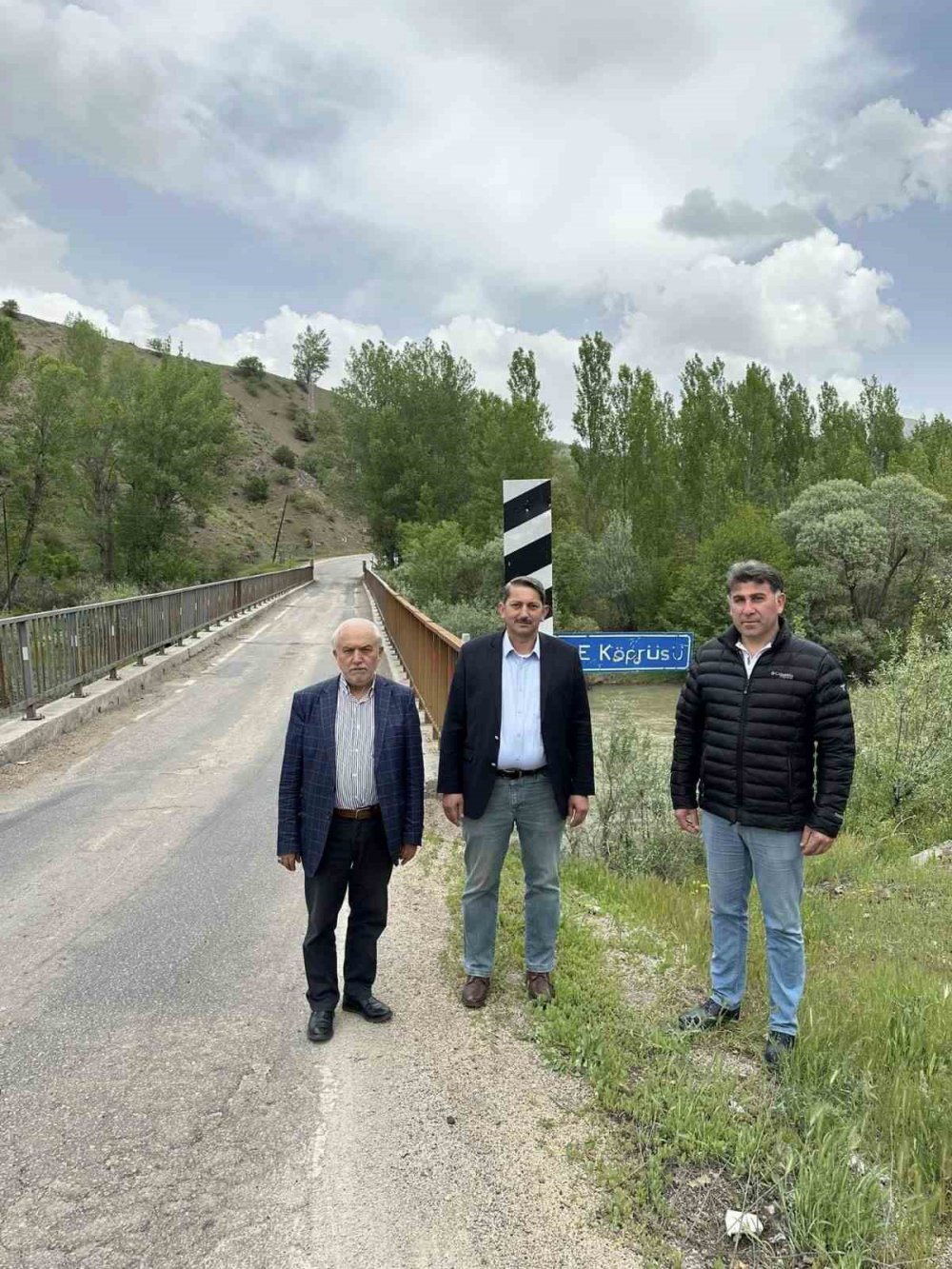 GİRESUN'UN ÇAMOLUK İLÇESİNDE EKONOMİK ÖMRÜNÜ TAMAMLAMIŞ OLAN ECEL KÖPRÜSÜ YERİNE 106 METRE UZUNLUĞUNDA VE 15 METRE GENİŞLİĞİNDE YENİ BİR KÖPRÜ YAPIMI İÇİN ÇALIŞMA BAŞLATILDI